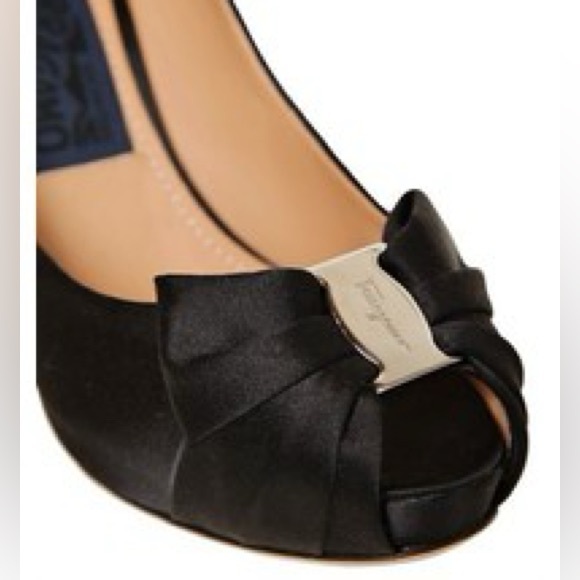 Ferragamo Pianka Satin Peep-toe Pump - Picture 5 of 5